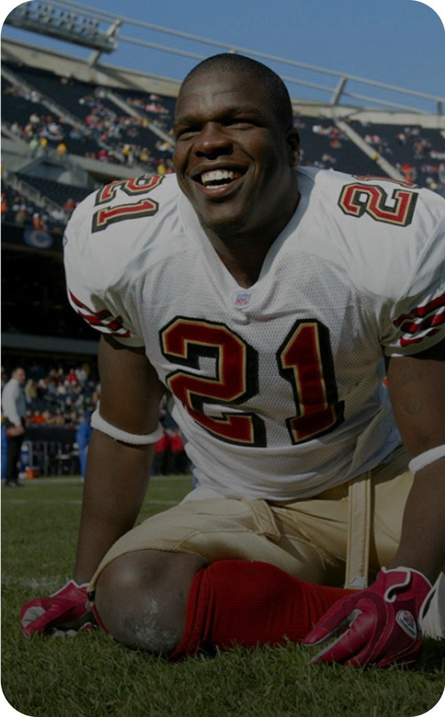 Frank Gore, 5-time Pro Bowl NFL running back, using the Hume Body Pod composition analyser